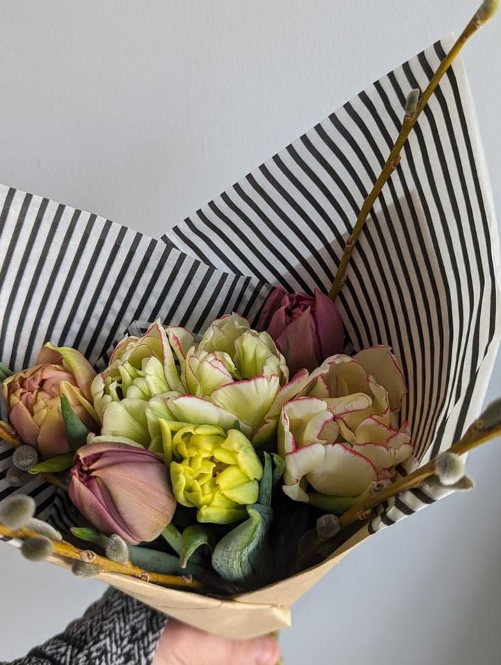 Bouquet de tulipes en pré vente, formats variés, Ail Lys Ferme